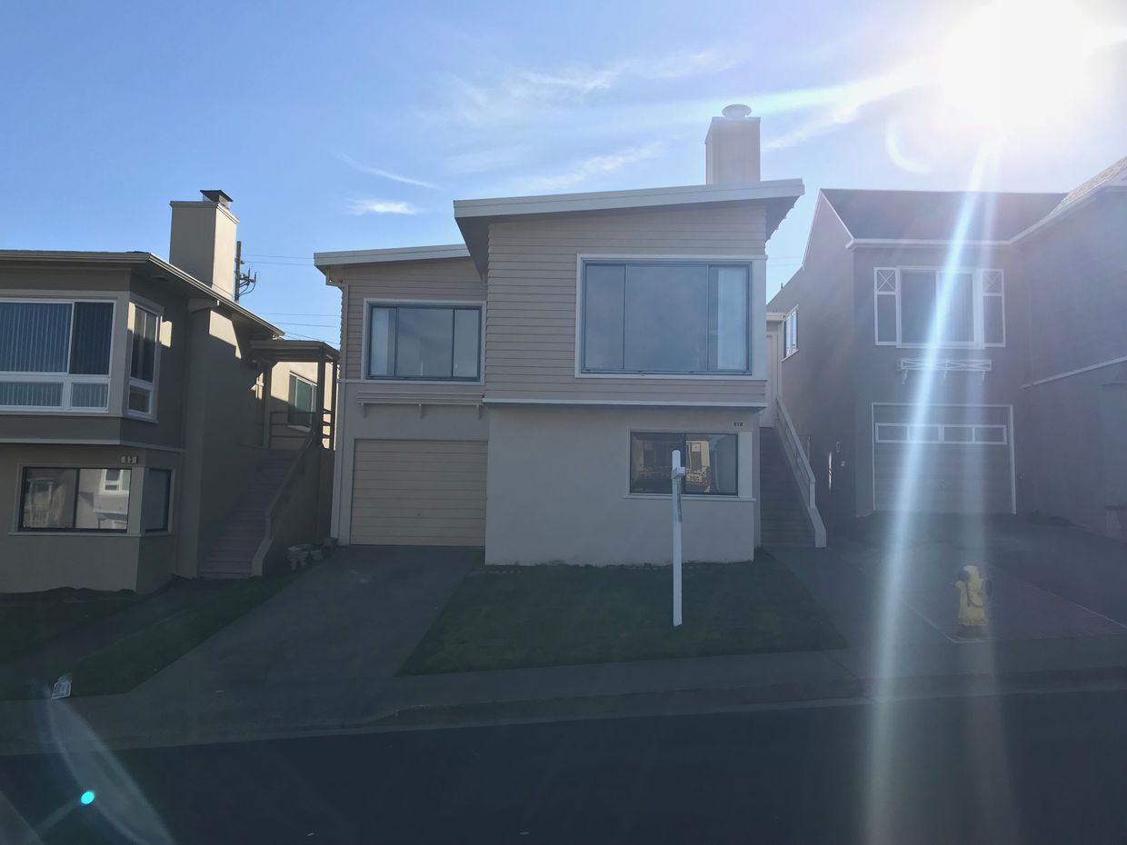 Real estate listings in Daly City