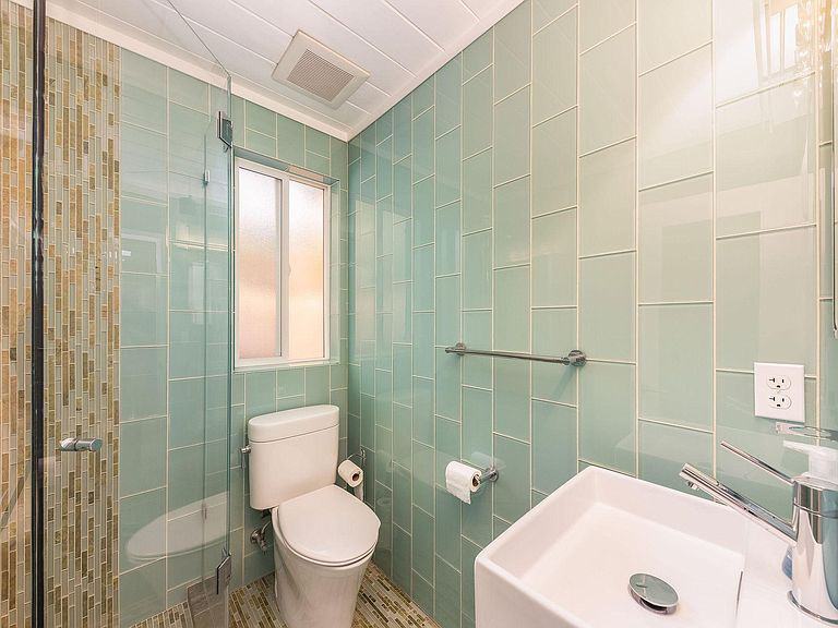 Real estate listings in San Mateo