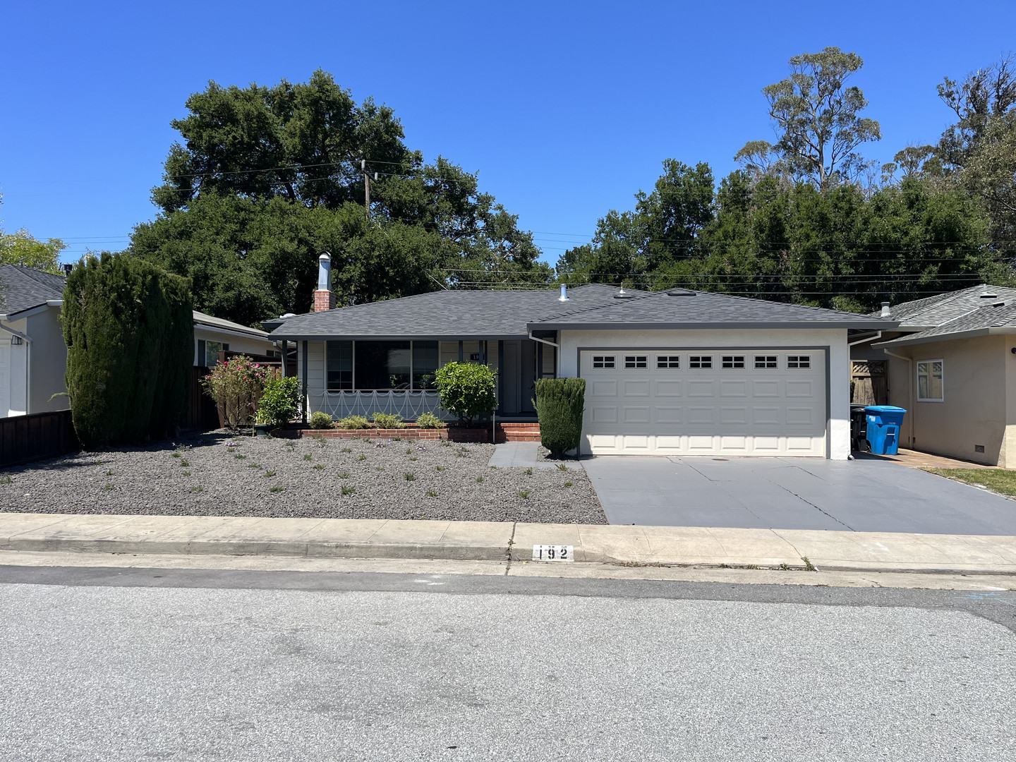 Real estate listings in San Mateo
