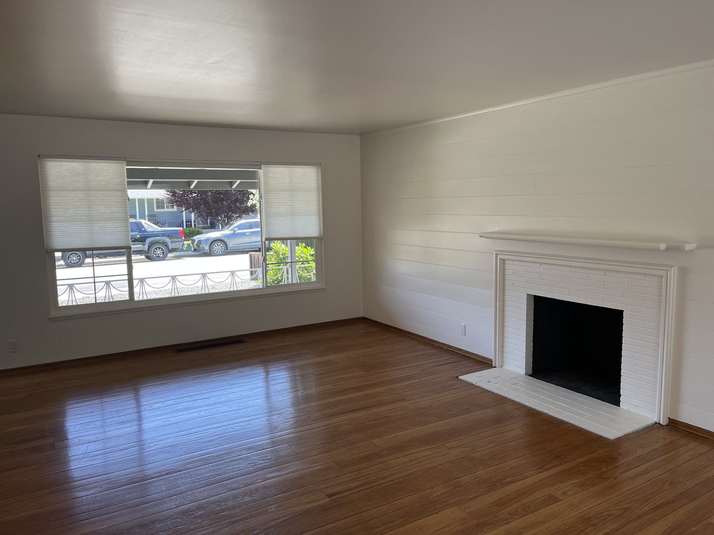 Real estate listings in San Mateo