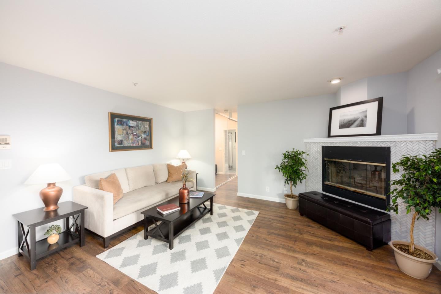 Real estate listings in San Mateo
