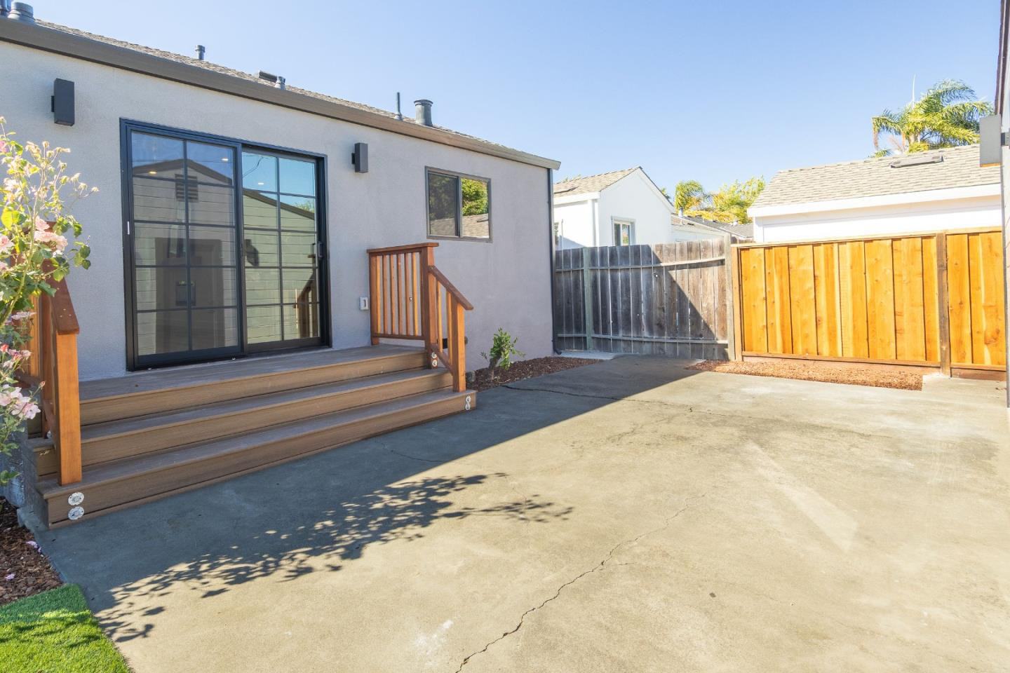 Real estate listings in SAN CARLOS