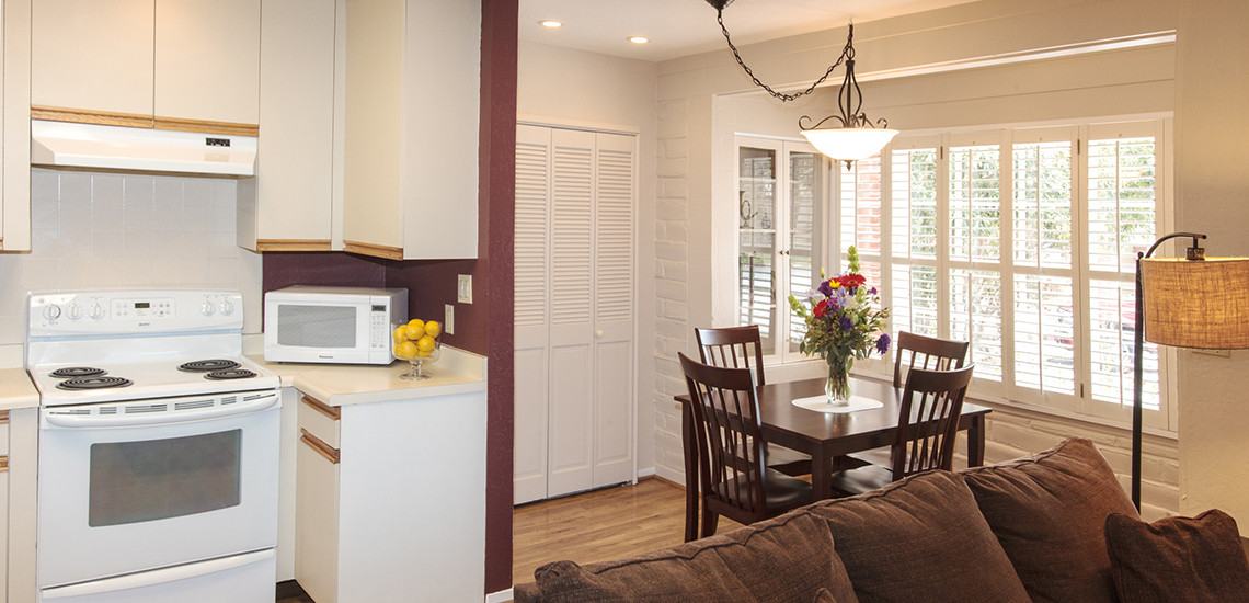 Executive House Dining Area