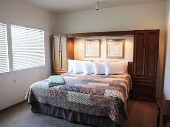 Townhouse Master Bed