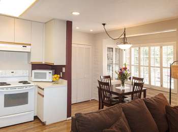 Executive House Dining Area
