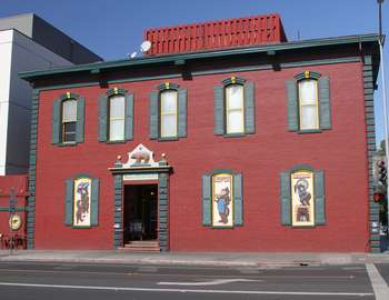 Madison Bear Garden Exterior