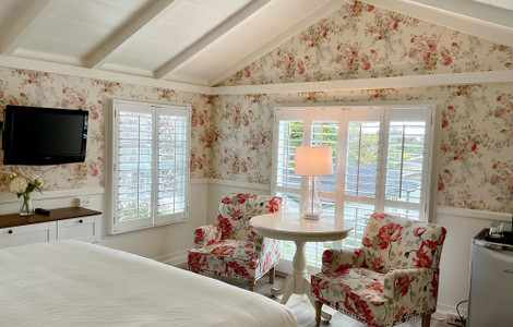 Image #2 about Knotty Pine