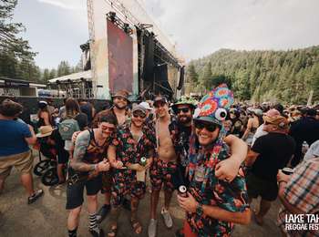Fans / Crowd (Photo by @eyesofjem)