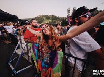 Fans / Crowd (Photo by @eyesofjem)