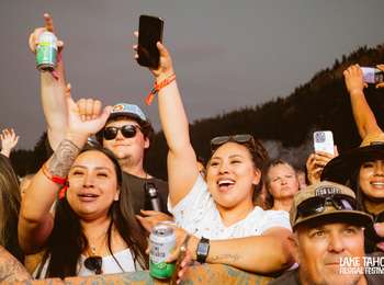 Fans / Crowd