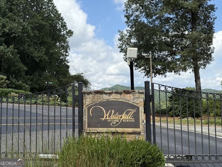 608 Winterberry DR, Clayton, GA - Image #11