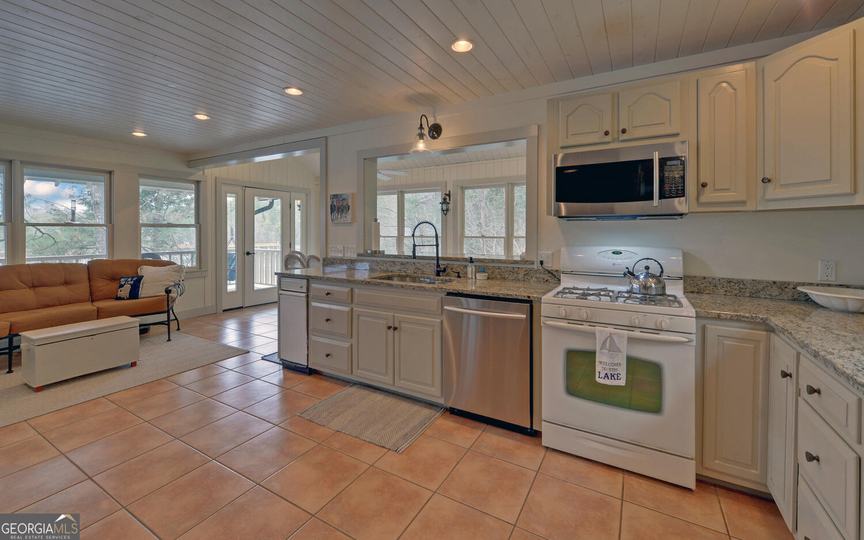 134 Ezzard LN, Lakemont, GA - Image #7