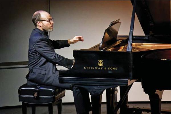 Image about Symphony Welcomes Pianist at Sunset