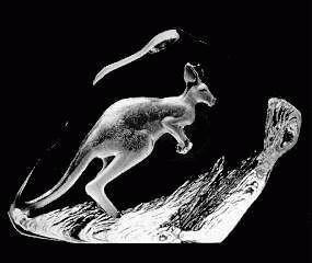 Mats Jonasson Kangaroo Glass Etching  MJ 33613