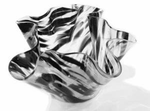 Serviente Glass Black and White Dap Flounce, small