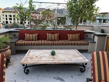 11 OUTDOOR SEATING