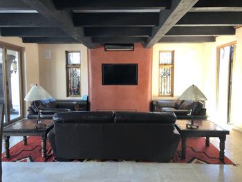 11 LIVING ROOM (1)