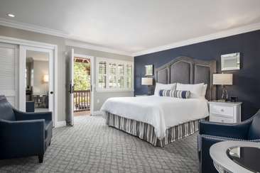 Image about Standard king room.