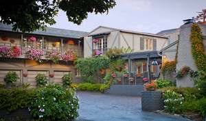 Carmel-by-the-Sea Inns Getting into the Holiday Spirit