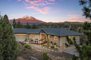 Luxury Homes in Lake Shastina