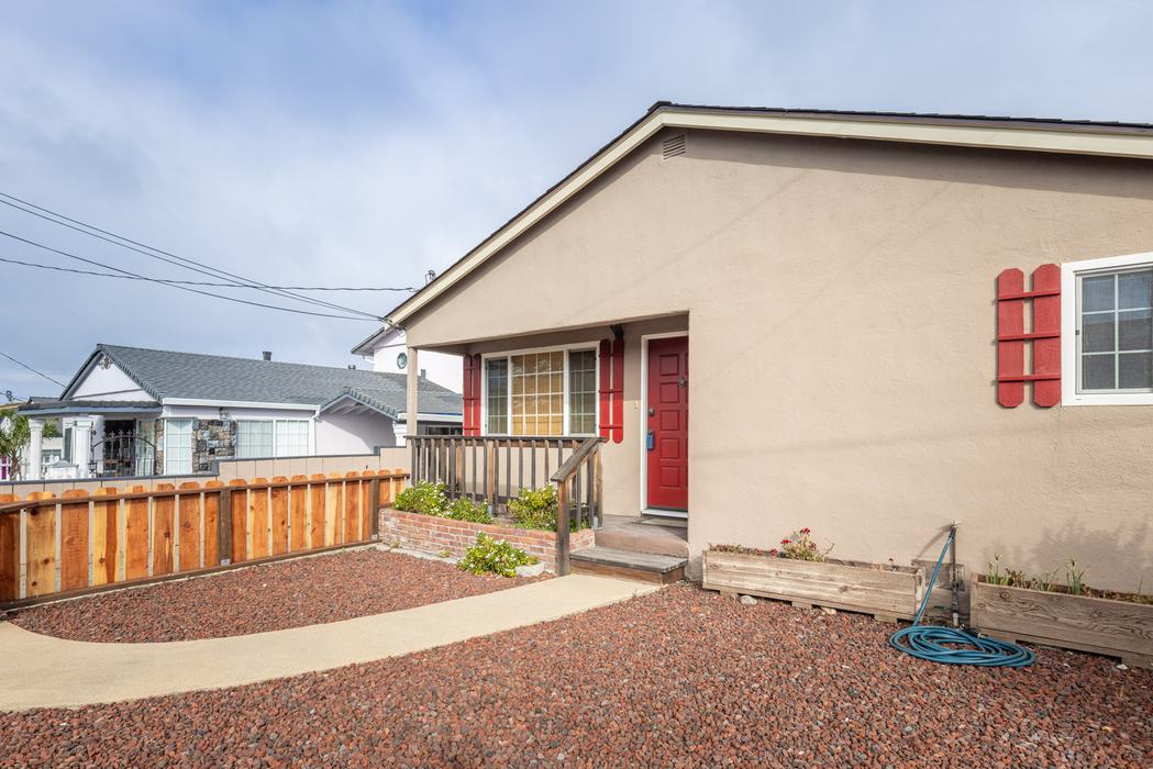 1233 Hilby Avenue, Seaside