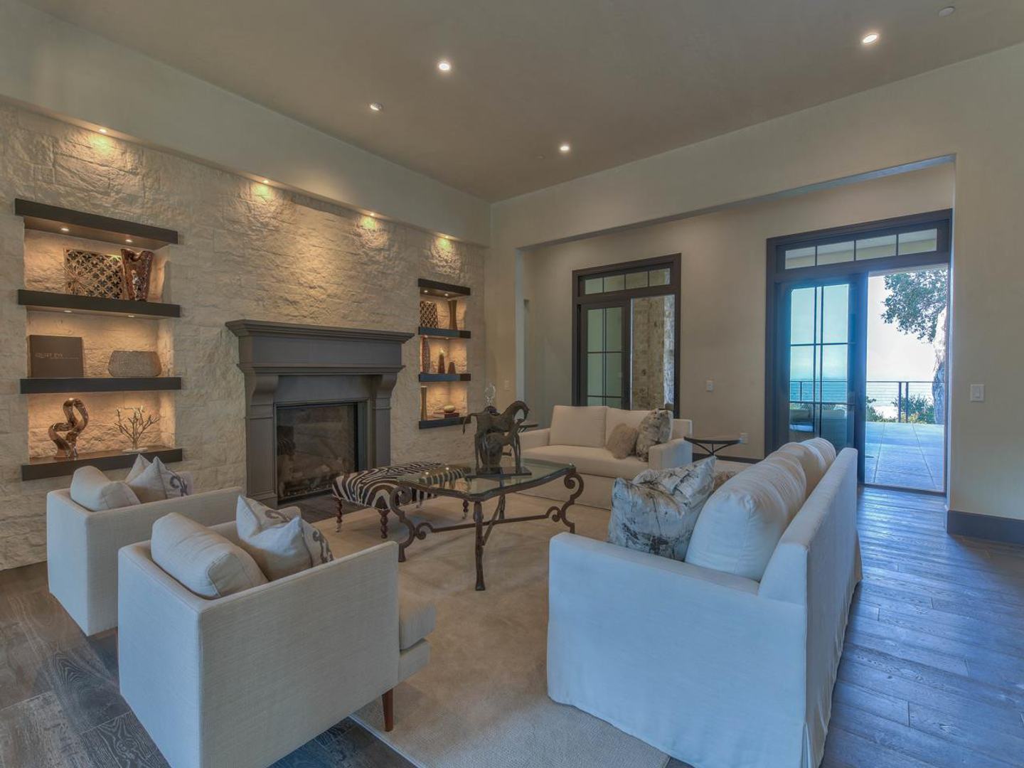 7835 Monterra Oaks RD photo #2