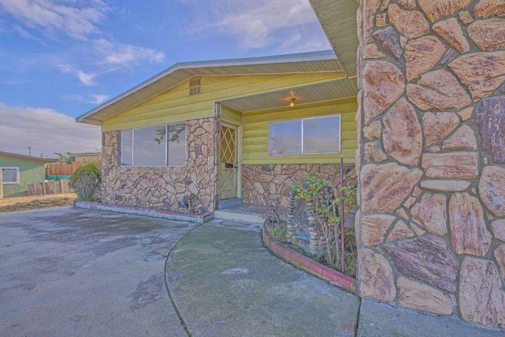 218 Cosky DR photo #2