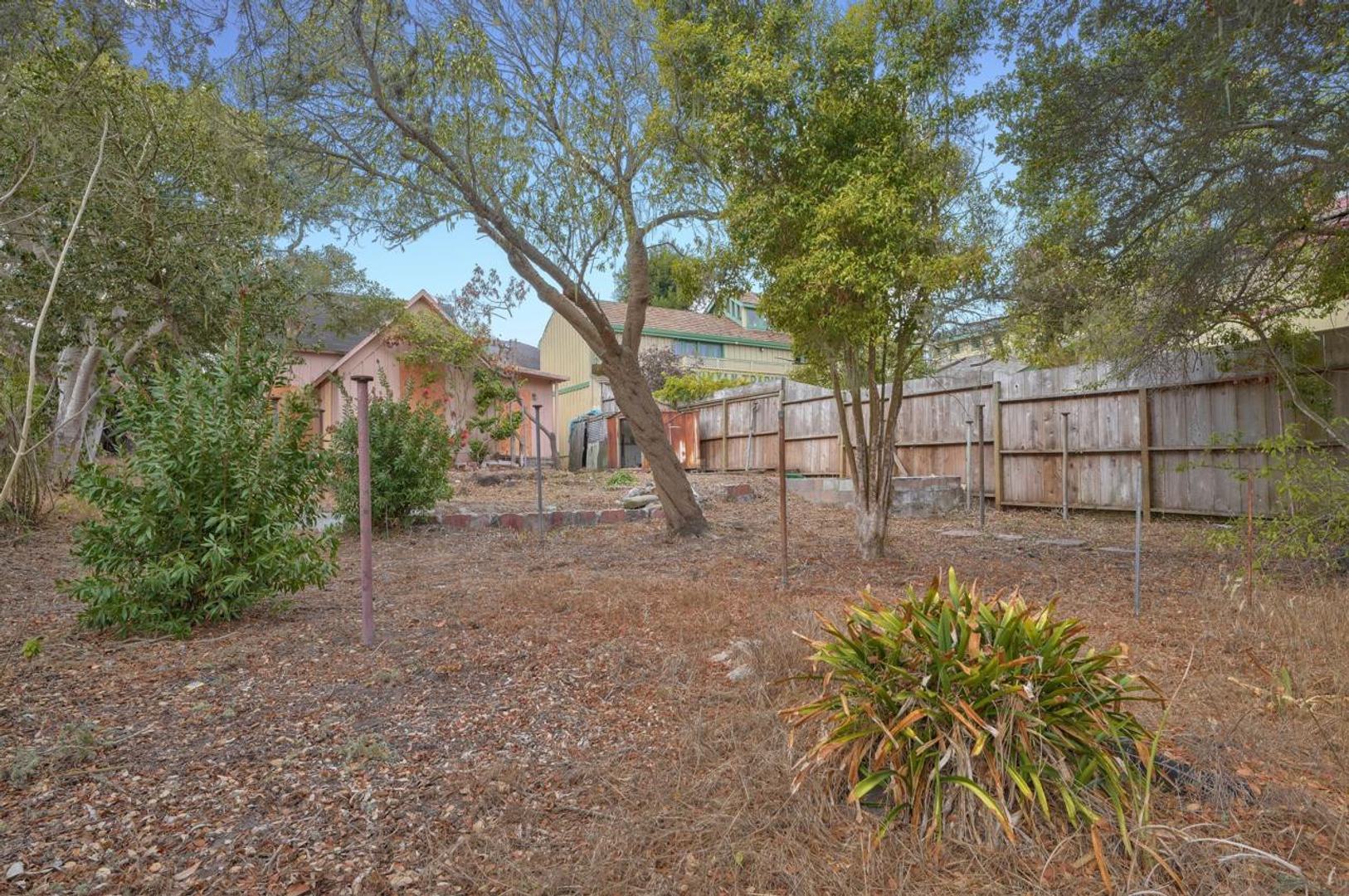 810 McClellan AVE photo #3