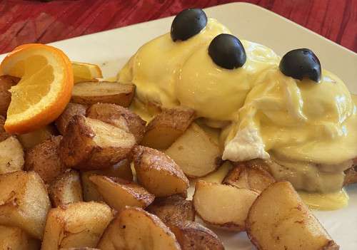 Classic Eggs Benedict