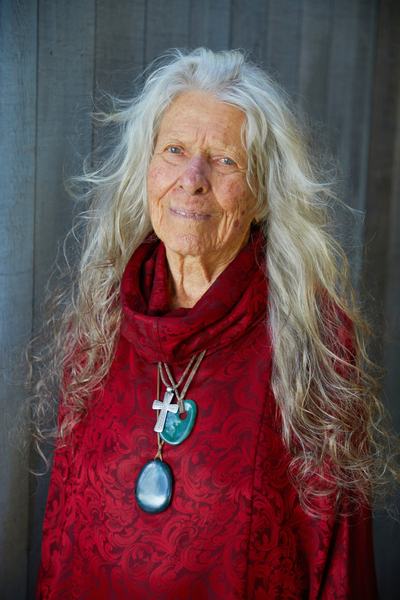 DAMARIS (Penny Vieregge)