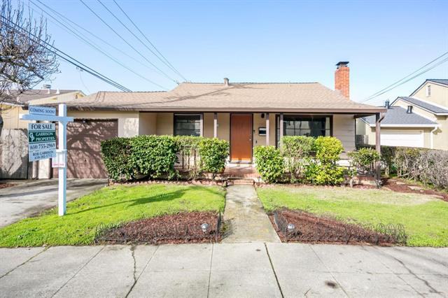 Real estate listings in San Mateo