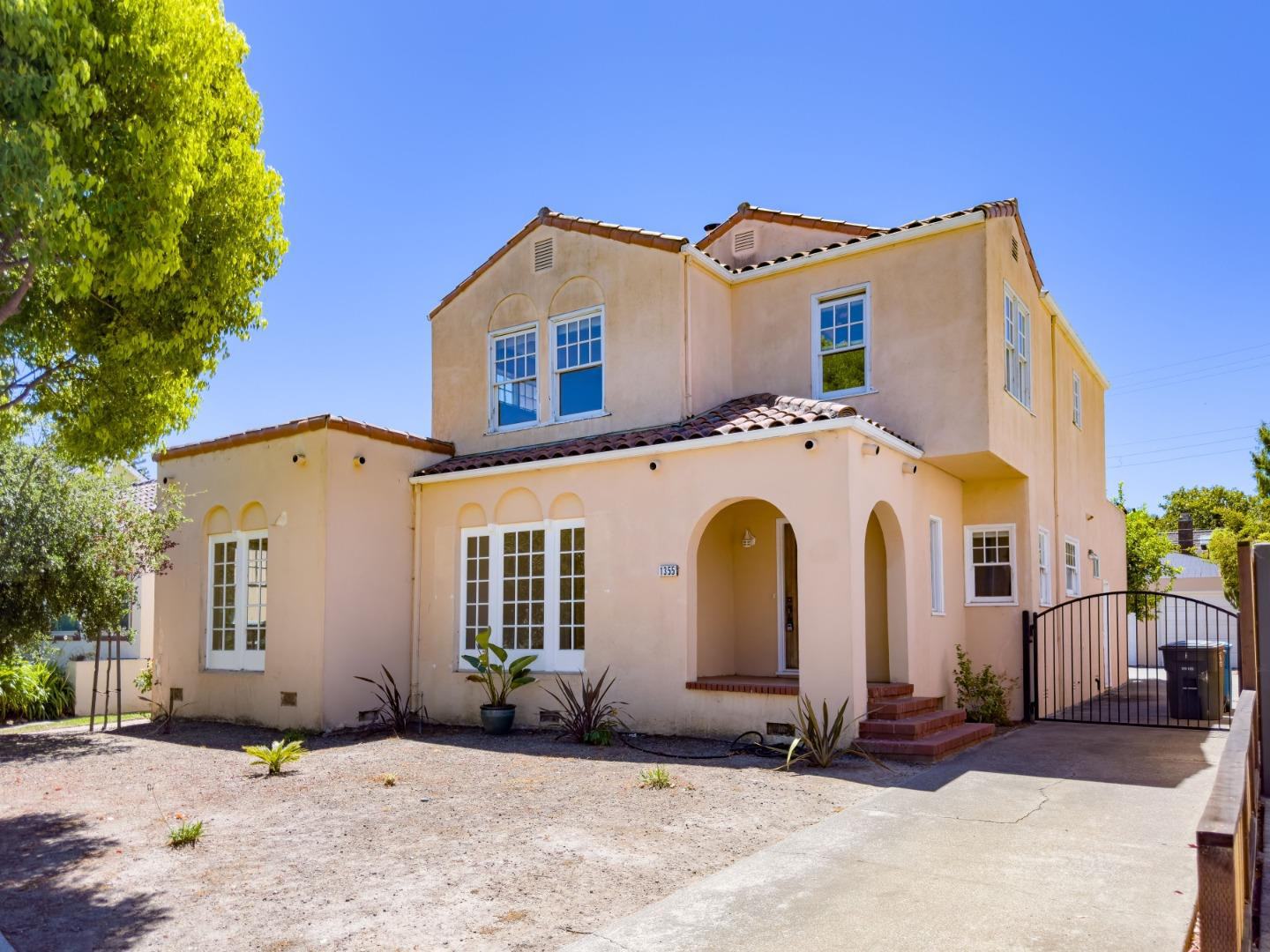 Real estate listings in Burlingame