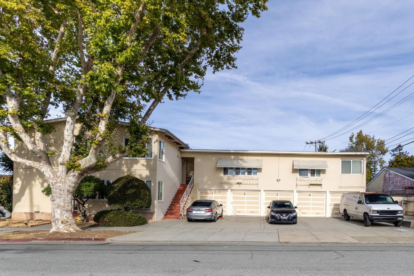 Real estate listings in Burlingame