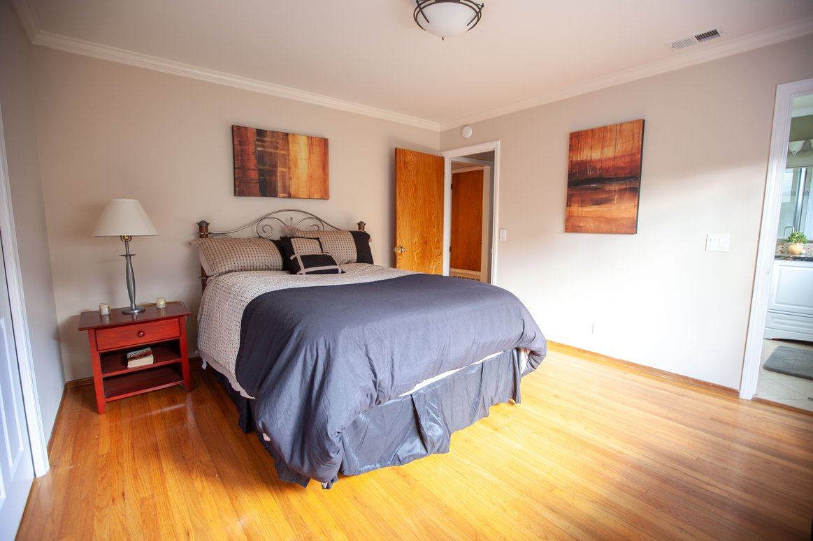 Real estate listings in Redwood City