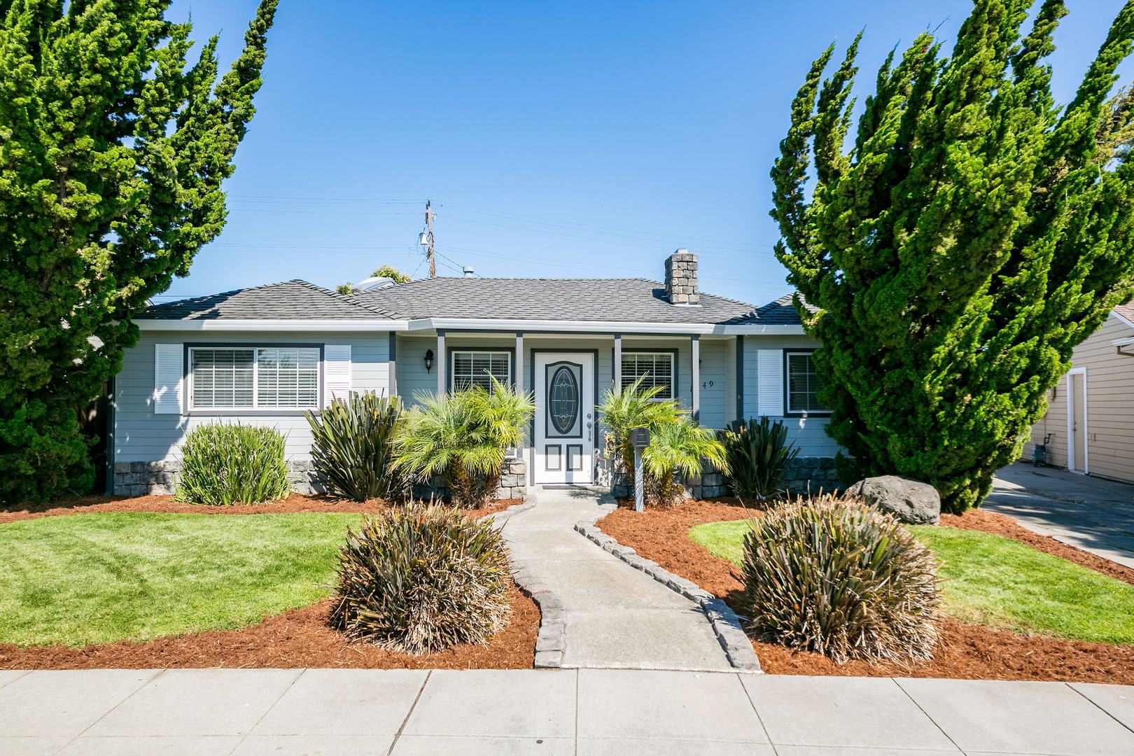 Real estate listings in San Mateo