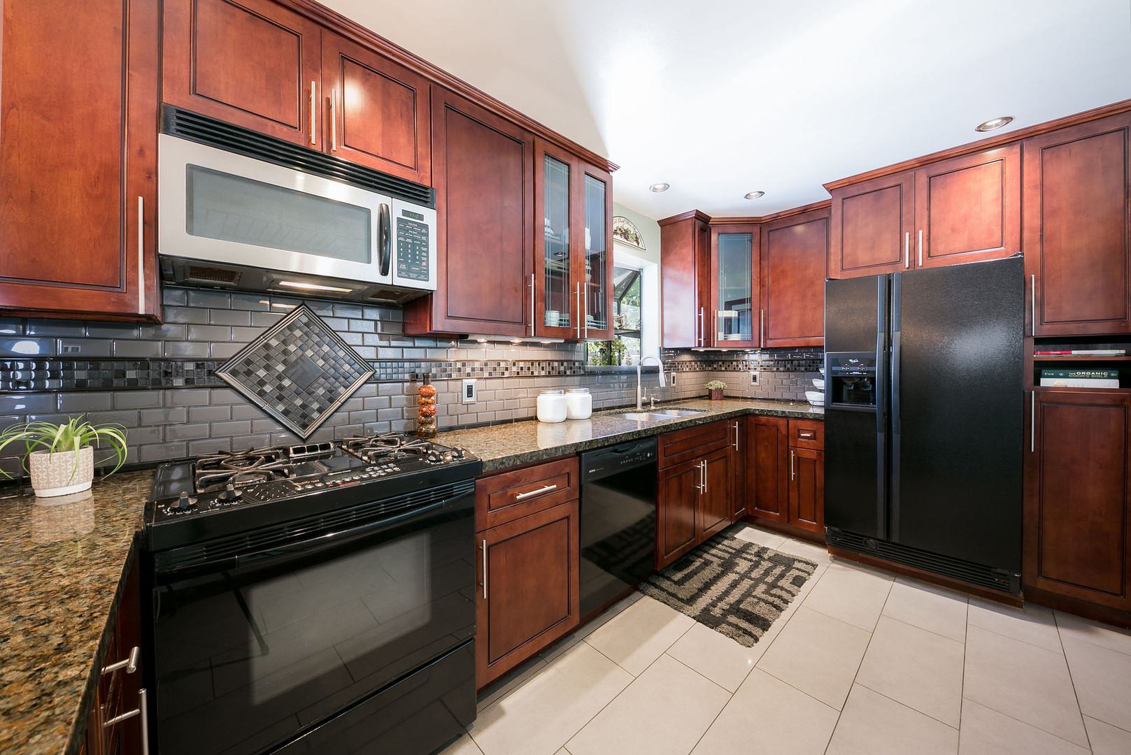 Real estate listings in San Mateo