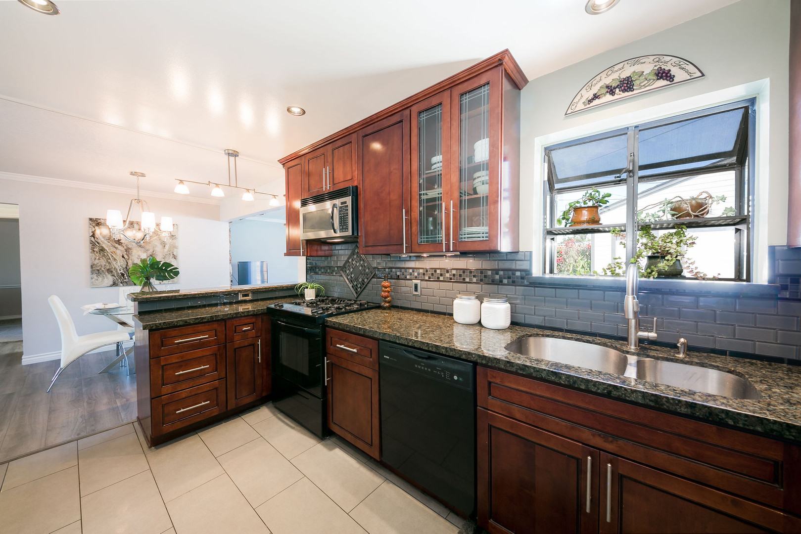 Real estate listings in San Mateo