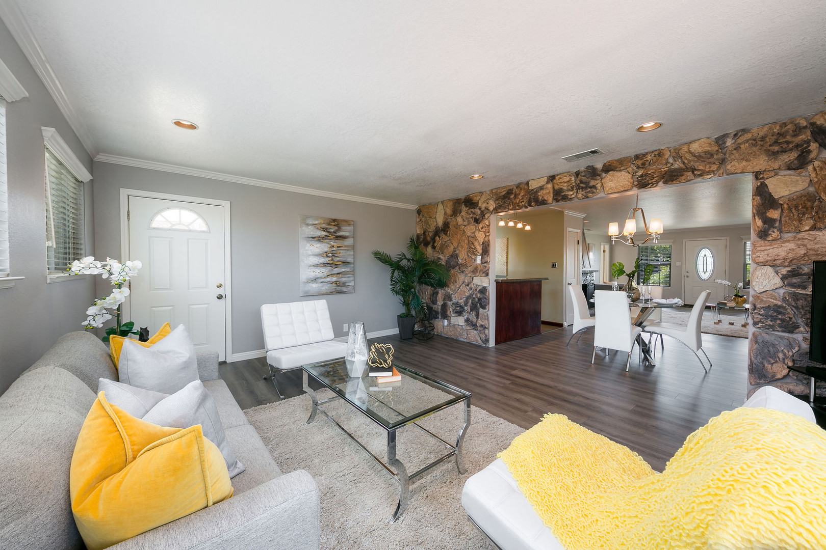 Real estate listings in San Mateo