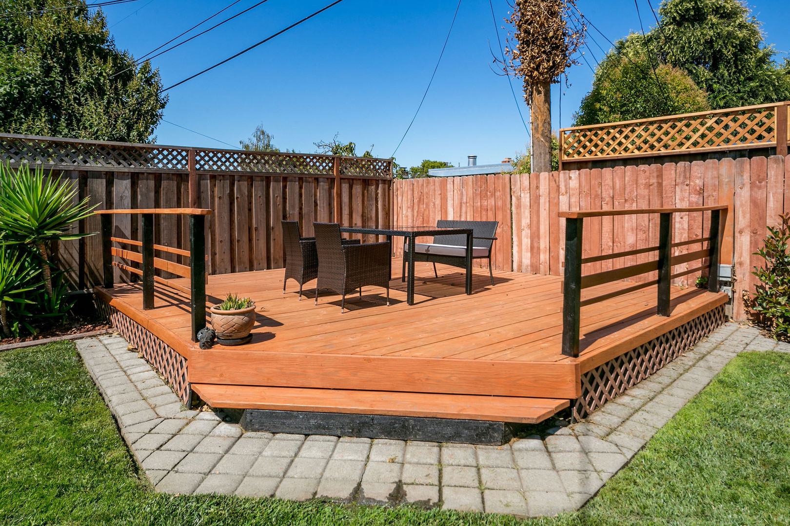 Real estate listings in San Mateo