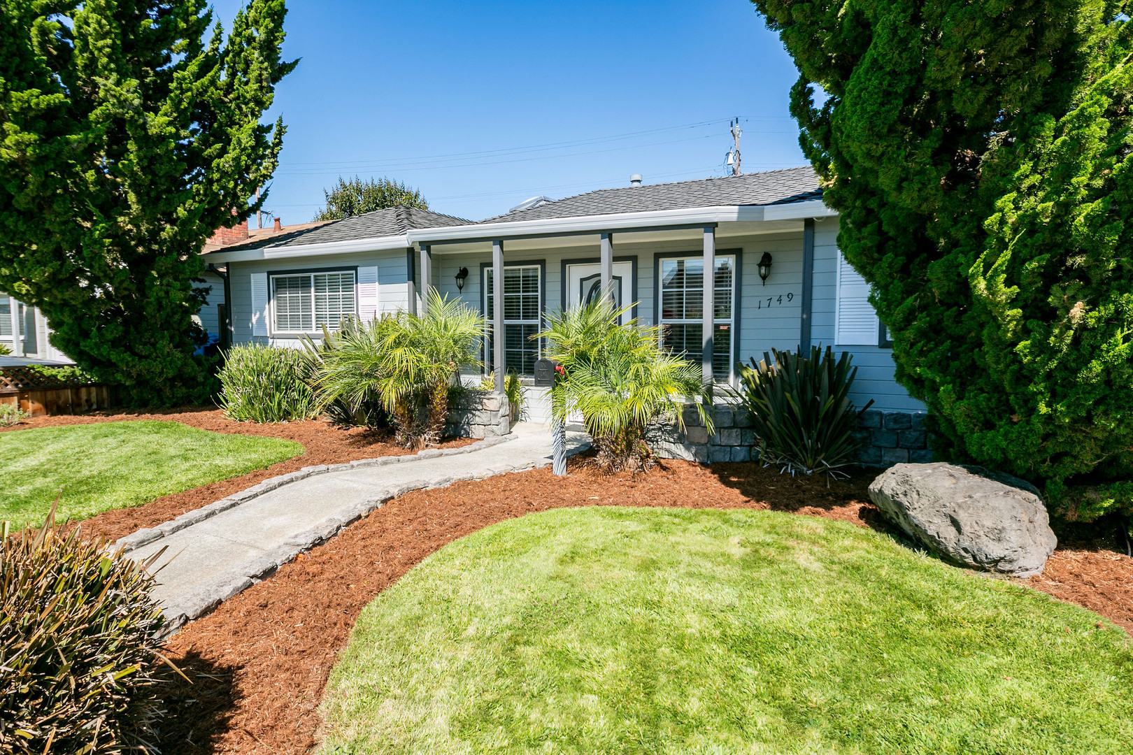 Real estate listings in San Mateo