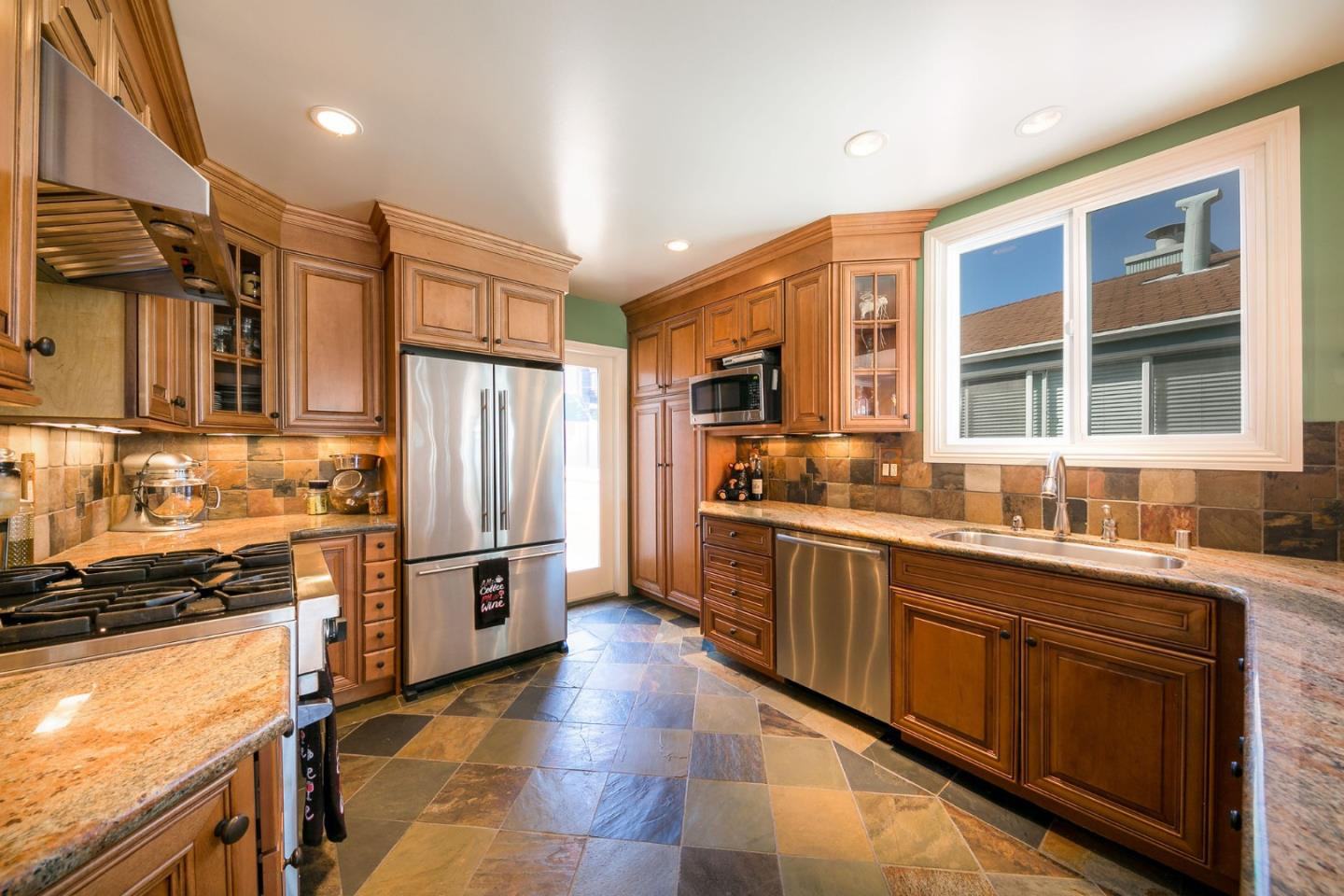 Real estate listings in DALY CITY