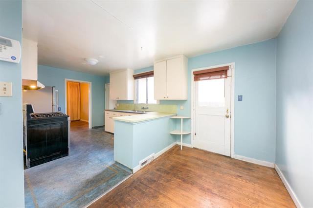 Real estate listings in San Mateo