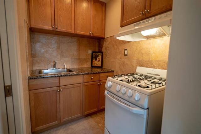Real estate listings in Burlingame