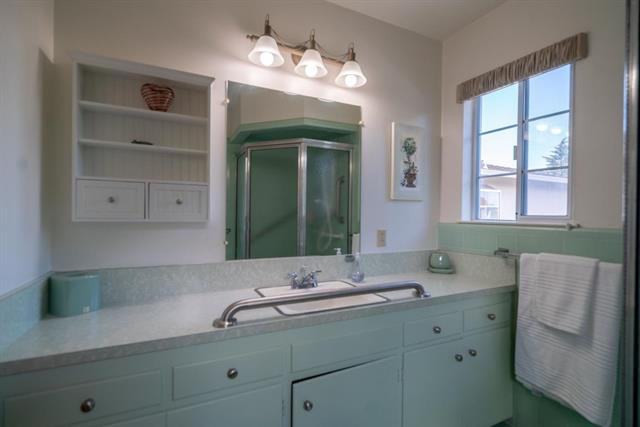 Real estate listings in Burlingame