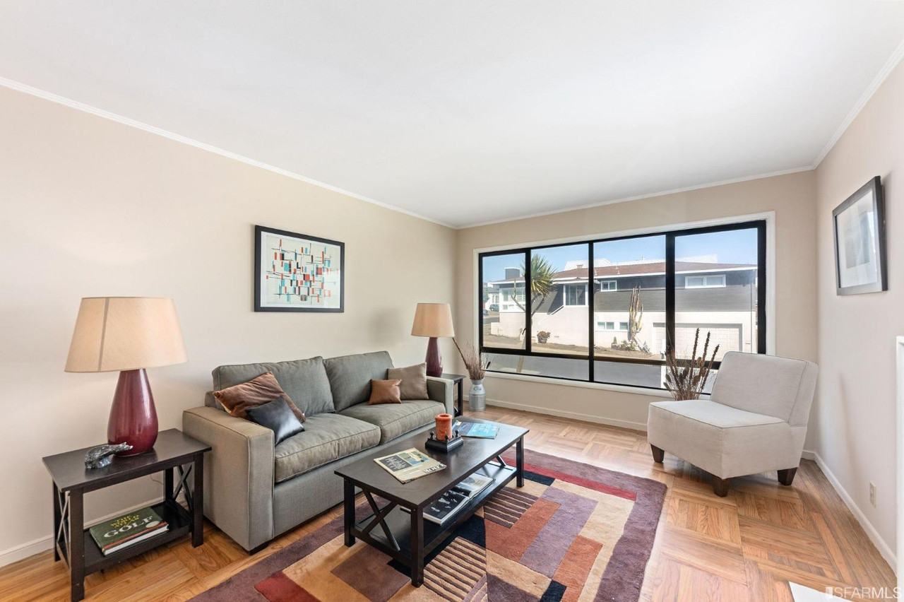 Real estate listings in Daly City