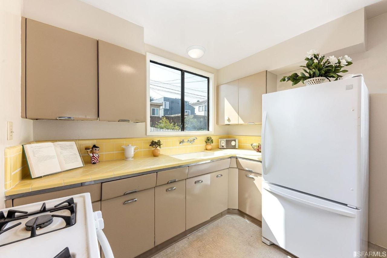 Real estate listings in Daly City