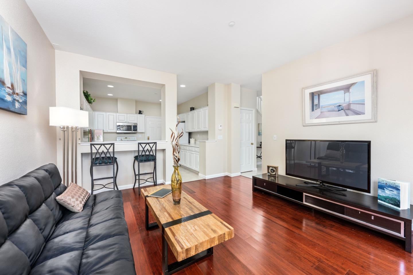 Property Listings in REDWOOD CITY