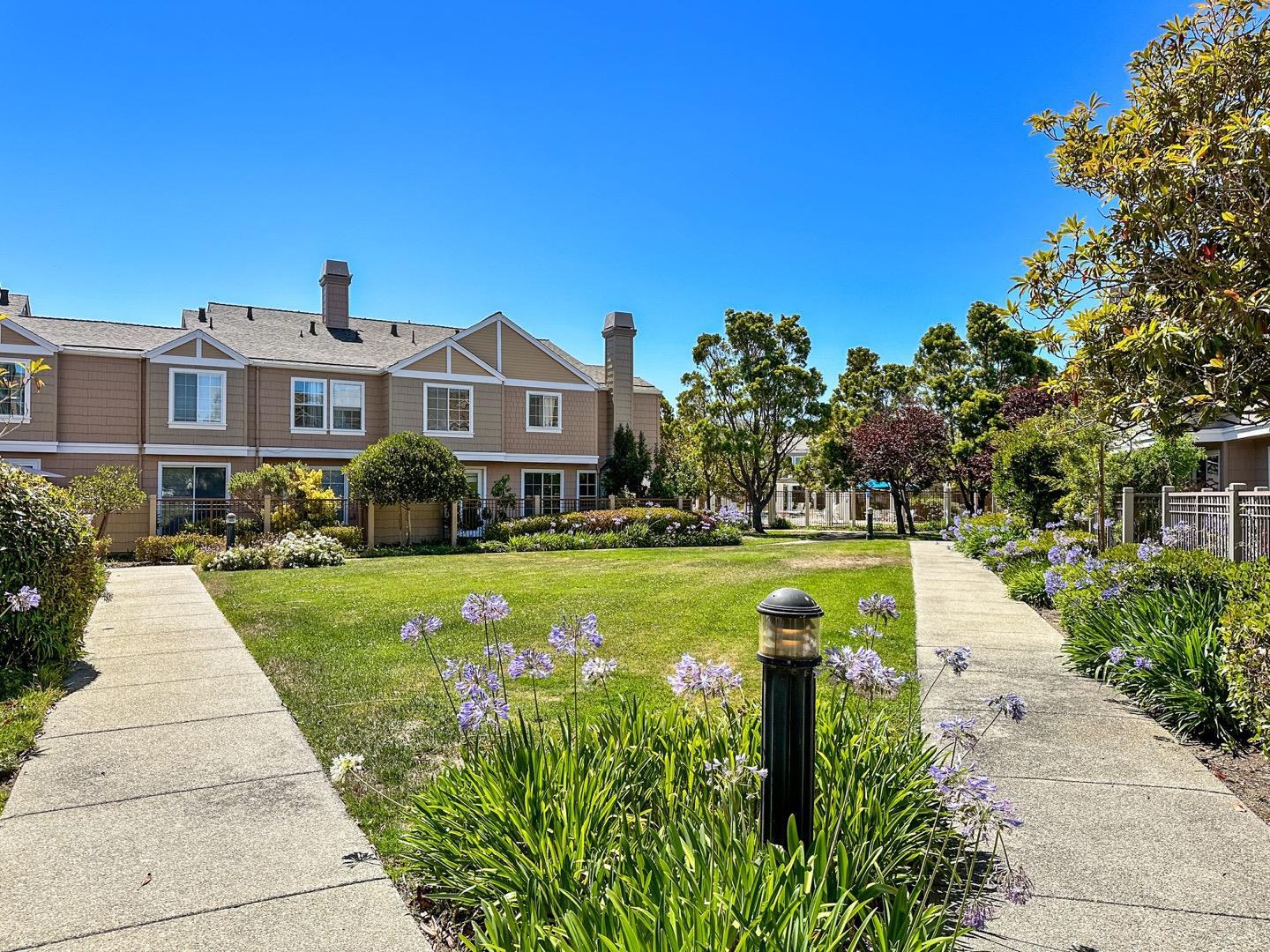 Real estate in REDWOOD CITY