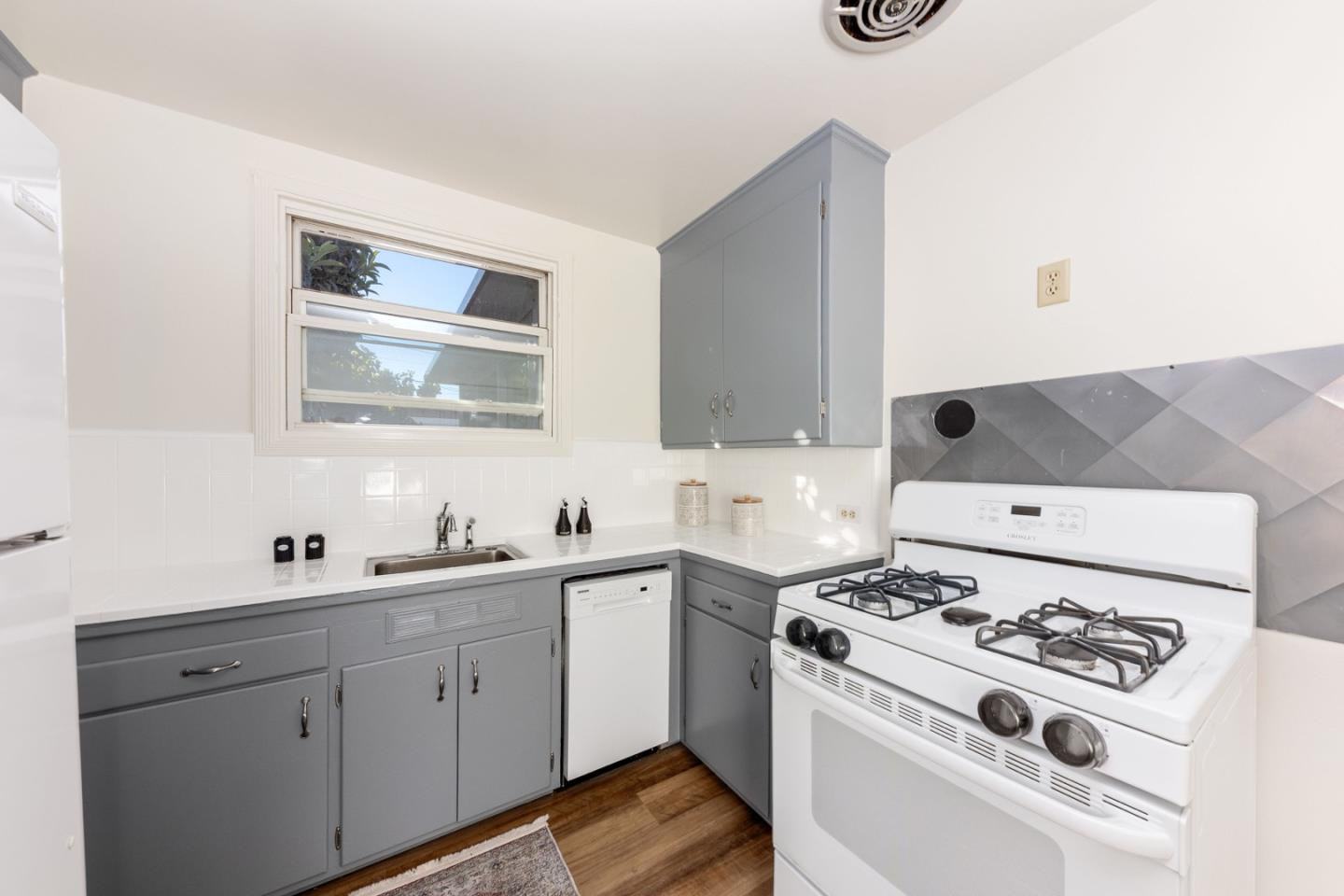 Real estate listings in SAN MATEO