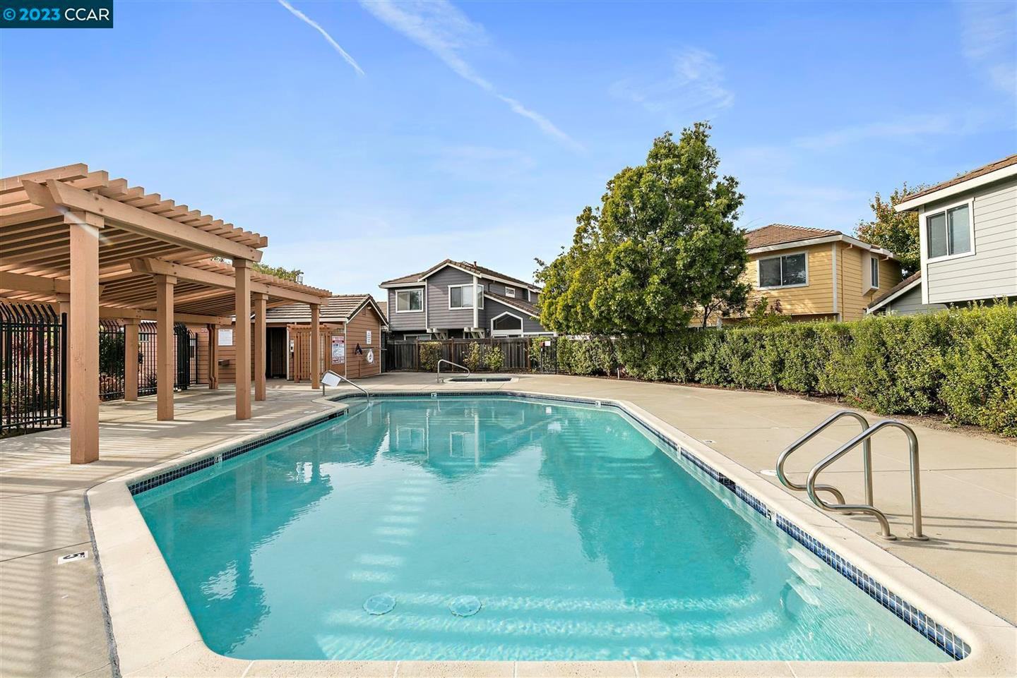 Real estate listings in Hercules